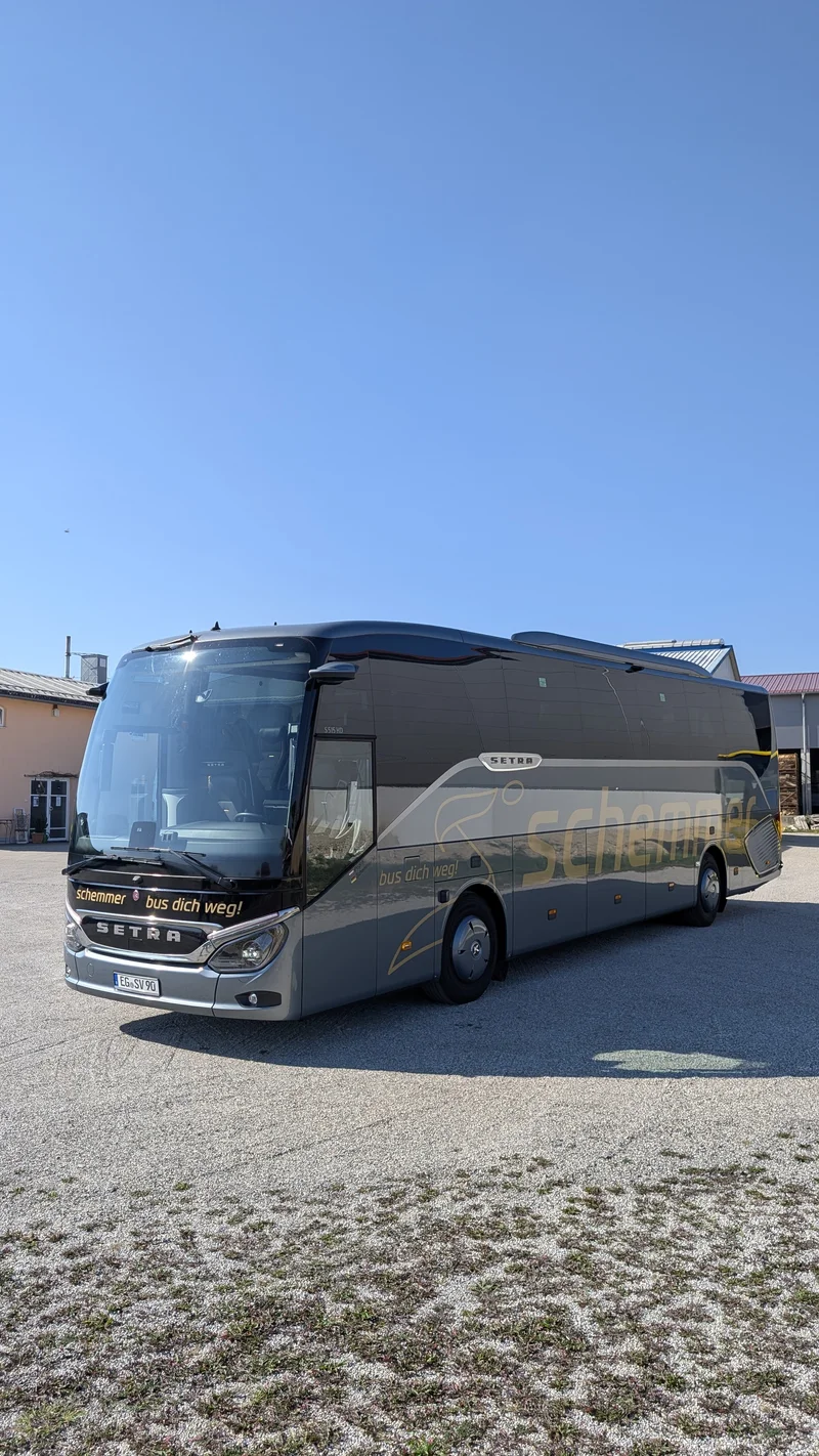 SETRA S 515 HD (Grau) – Komfortabel und stilvoll reisen / Bild 1