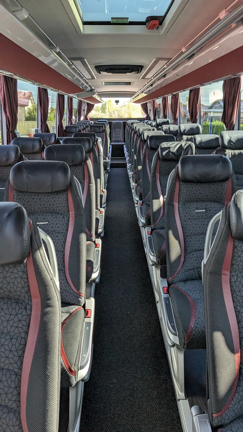 SETRA S 515 HD (Grau) – Komfortabel und stilvoll reisen / Bild 2