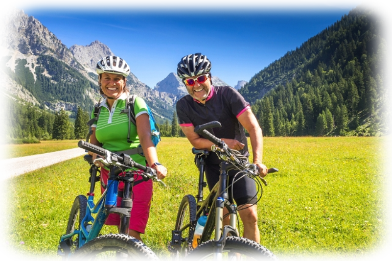 Portrait Mountainbiker in den Alpen