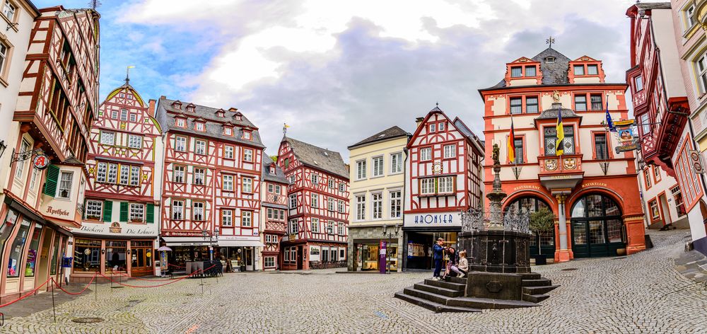 Weinfest an der Mosel in Bernkastel-Kues - Reise Deutschland Rheinland-Pfalz